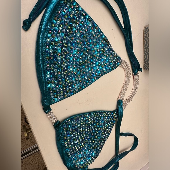 Ravish Sands Competition Bikini - Picture 3 of 8